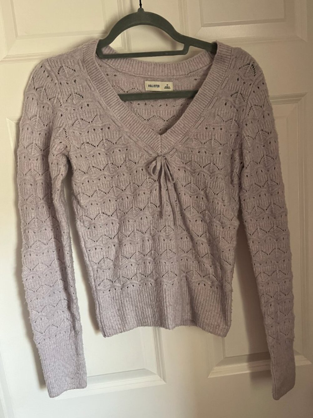Hollister Lavender Sweater Size Medium